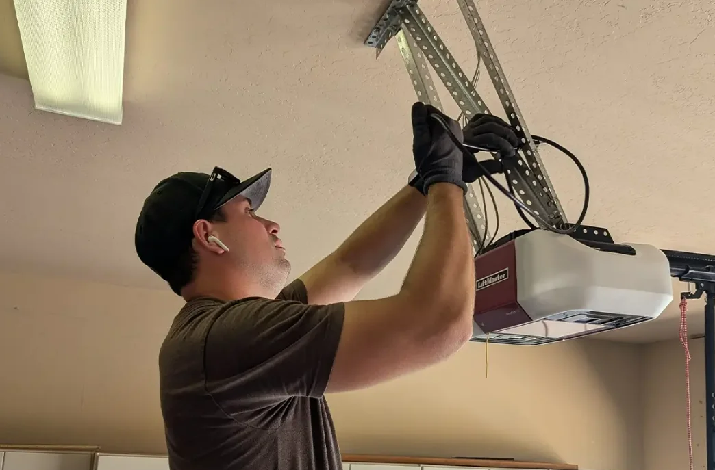 Protecting Your Business: Fast-Response Commercial Garage Door Opener Repair